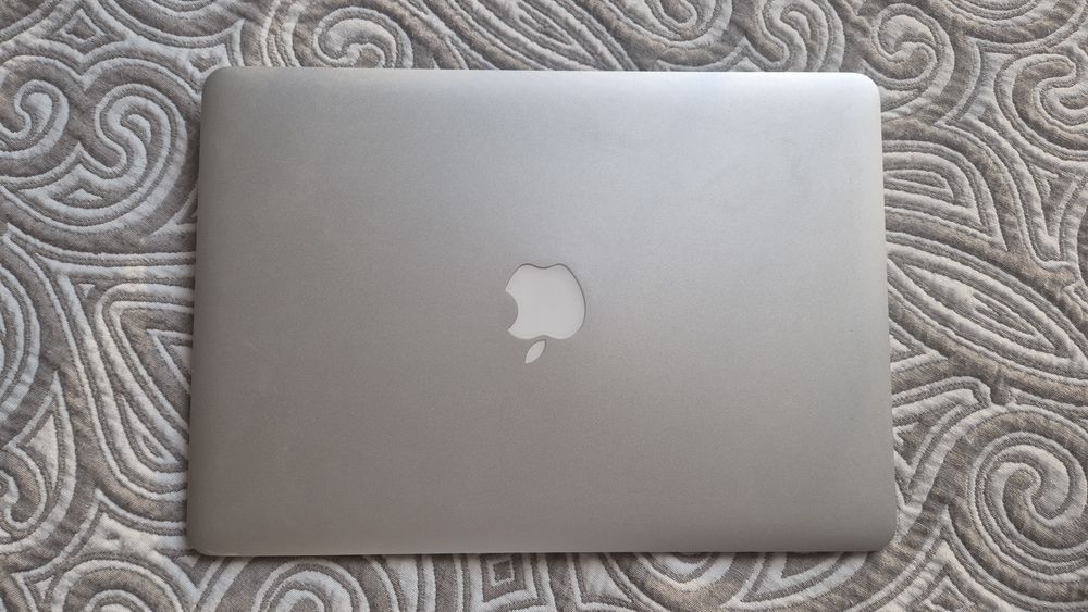 Apple MacBook Air 13" 2017 | i5 | 8 GB RAM | 128 GB SSD + кутия