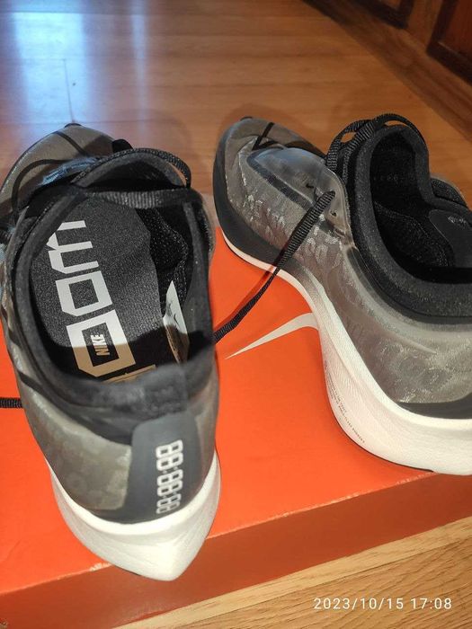 Абсолютно новые женские Nike Zoom Fly3 оригинал,карбон, размер 38/8 US