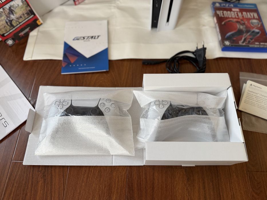 Продам новый Playstation 5 slim box 1tb