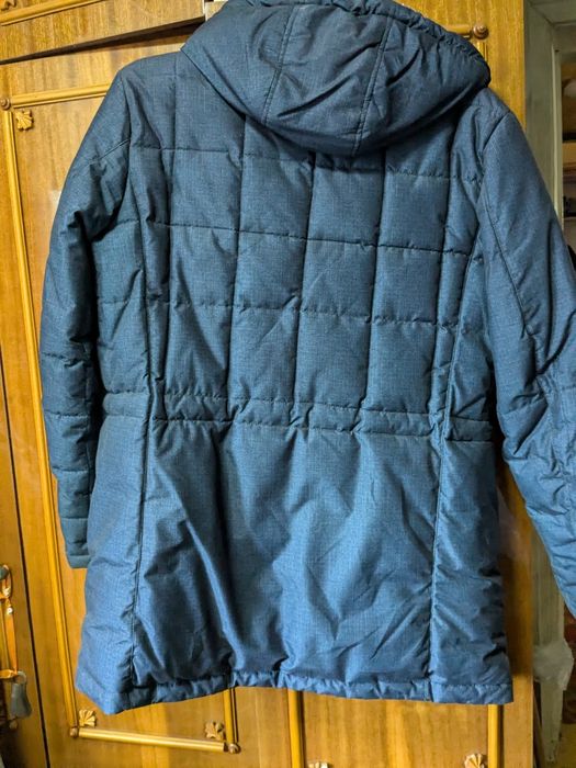Зимня куртка на парня. Очень теплая.
