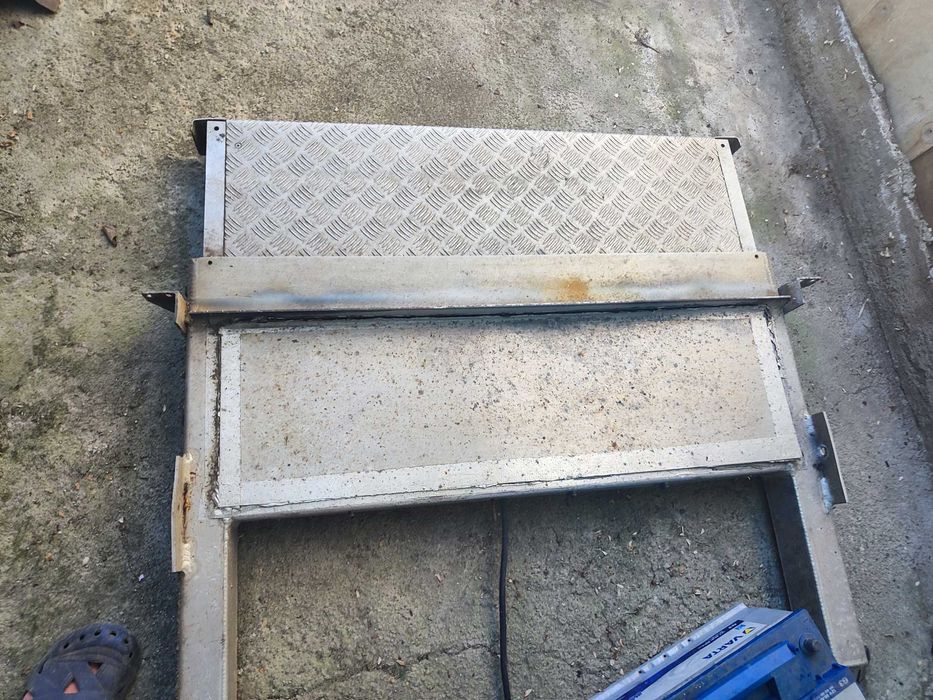 Алуминиево електрическо стъпало за кемпери и бусове