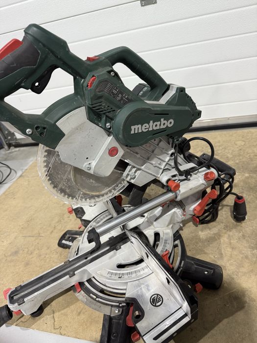 Fierastrau circular combinat de masa Metabo KGSV 72 Xact