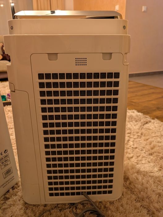 Vând purificator de aer cu ionizare (plasmacluster) Sharp