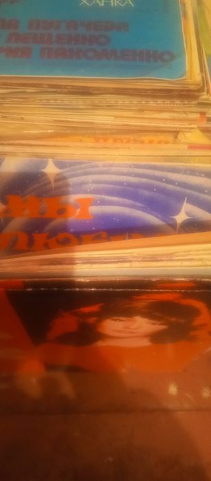 300 штук виниловые пластинки оптом дёшево отдаю