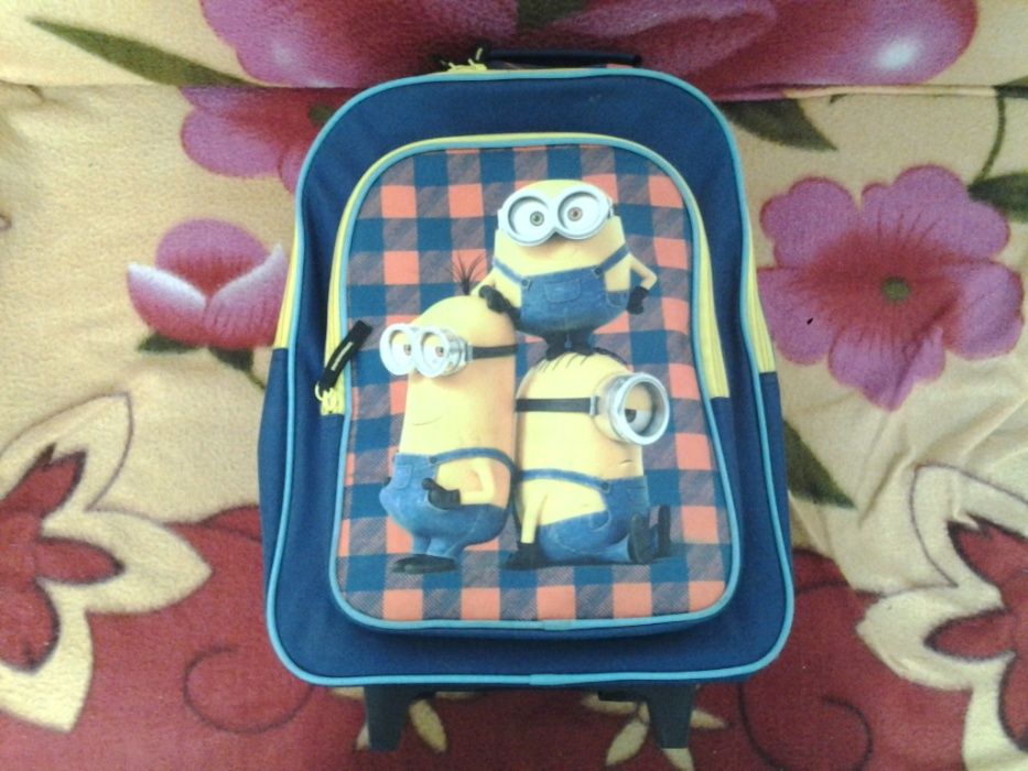 Minions 45 cm Troler Rucsac, Ghiozdan, Geanta scoala elevi 7 - 10 ani