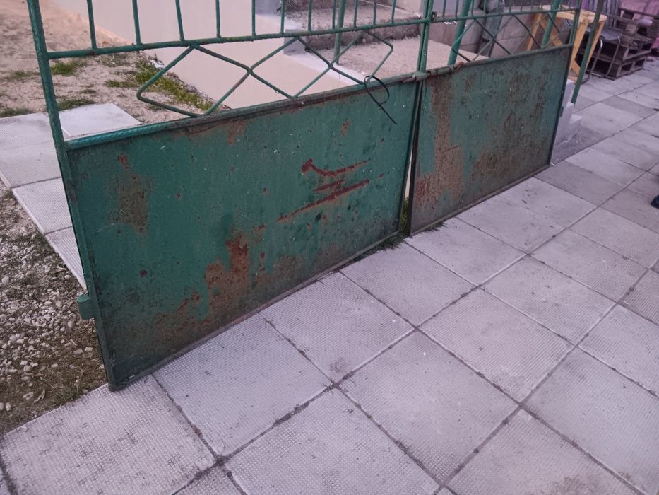 Метална врата дворна двойна