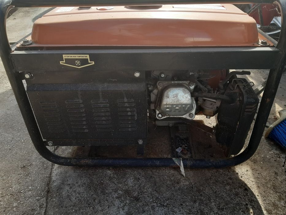 Generator curent electric benzina putere 3000w folosit 10 ore 3kw