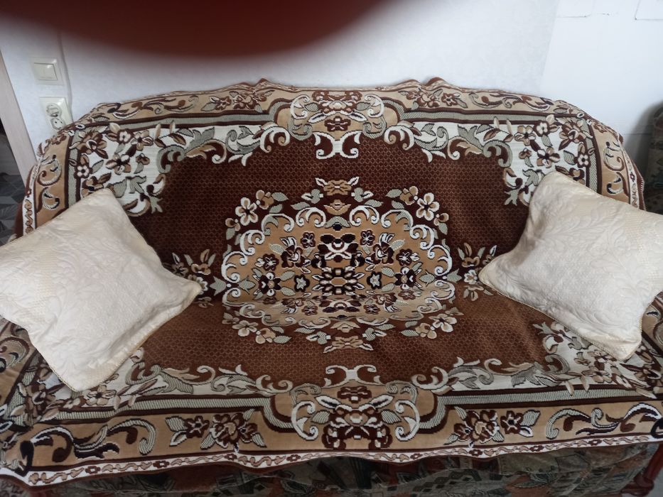 Продаётся испанский диван