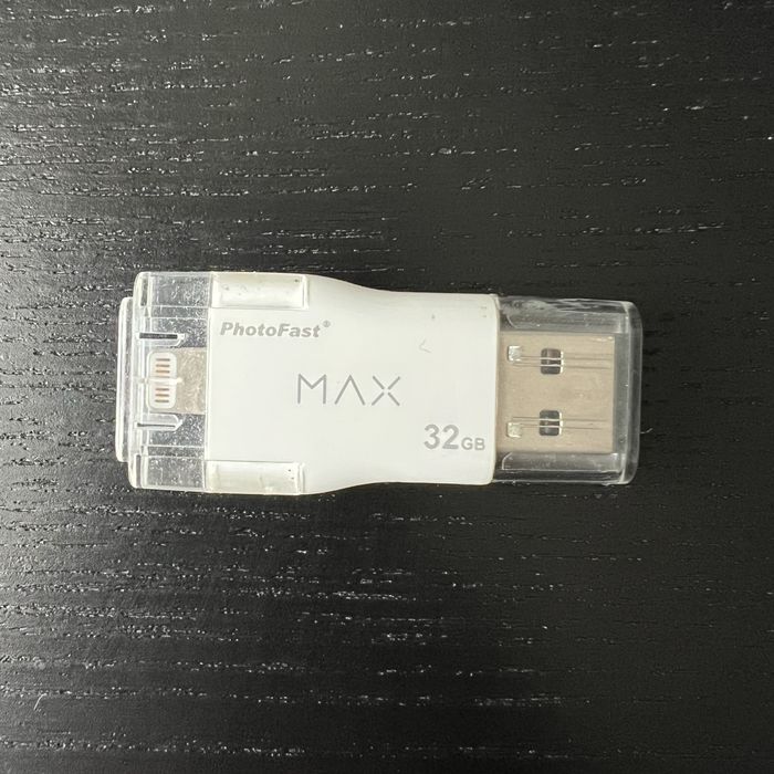 Memorie PhotoFast Max 32GB pentru iPhone