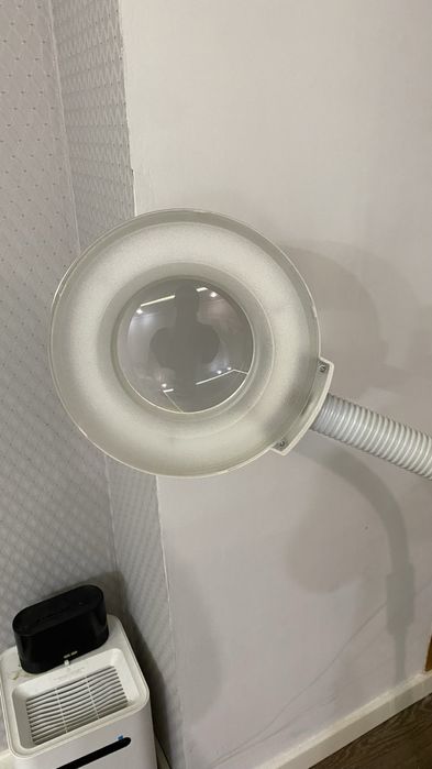 Лампа-лупа косметологическая