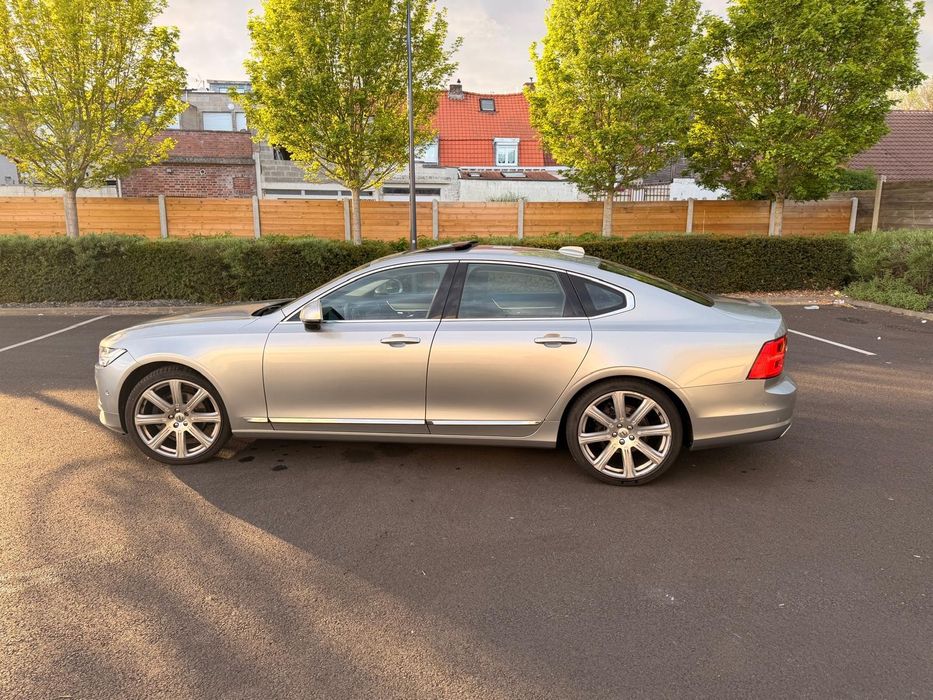 Volvo S90 inscription
