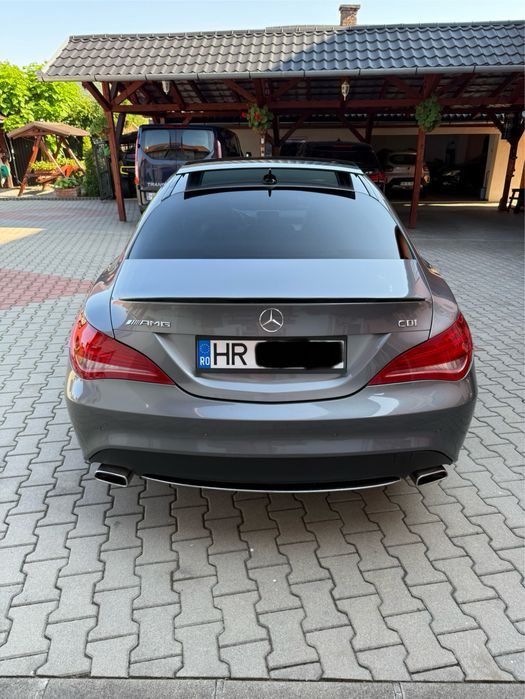 Mercedes Benz CLA 200 AMG line