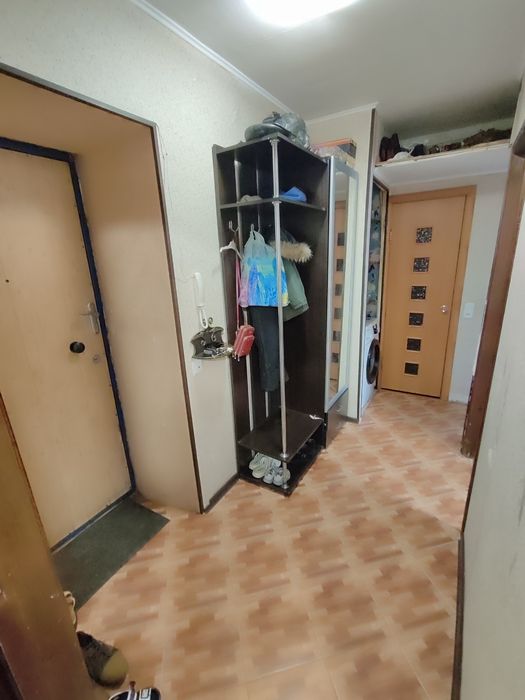 Продается 2-комн (3-21, 1 эт)