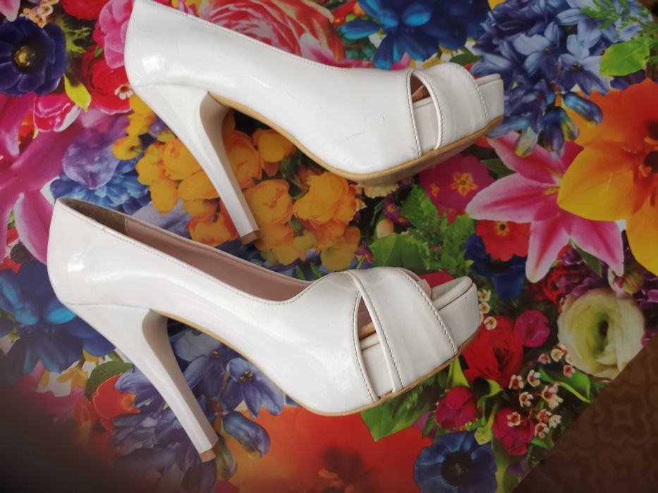 Нови запазени обувки