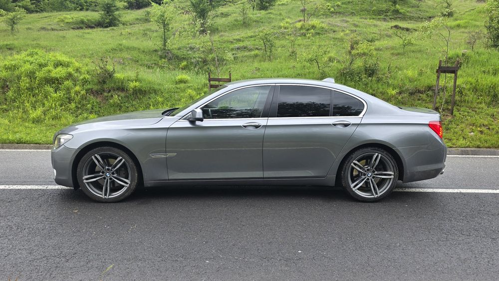 BMW 730D  An 2009 Euro 5 motor 3.0D 245CP  proprietar fiscal pe locc impecabilă