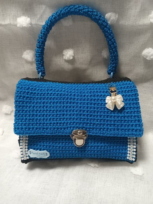 Vând gentute crosetate