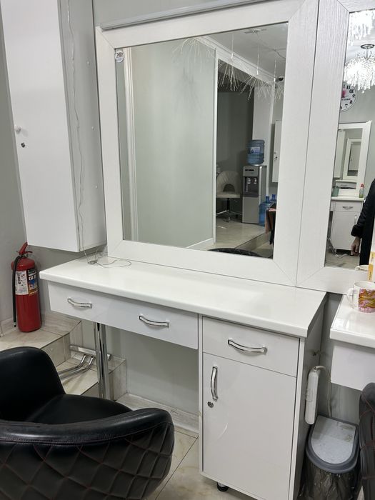 Срочно!!! Продается мебель для салона красоты