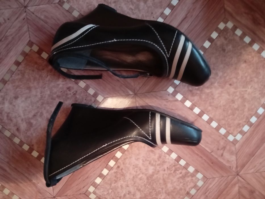 Черные туфли 36, 37 размер
