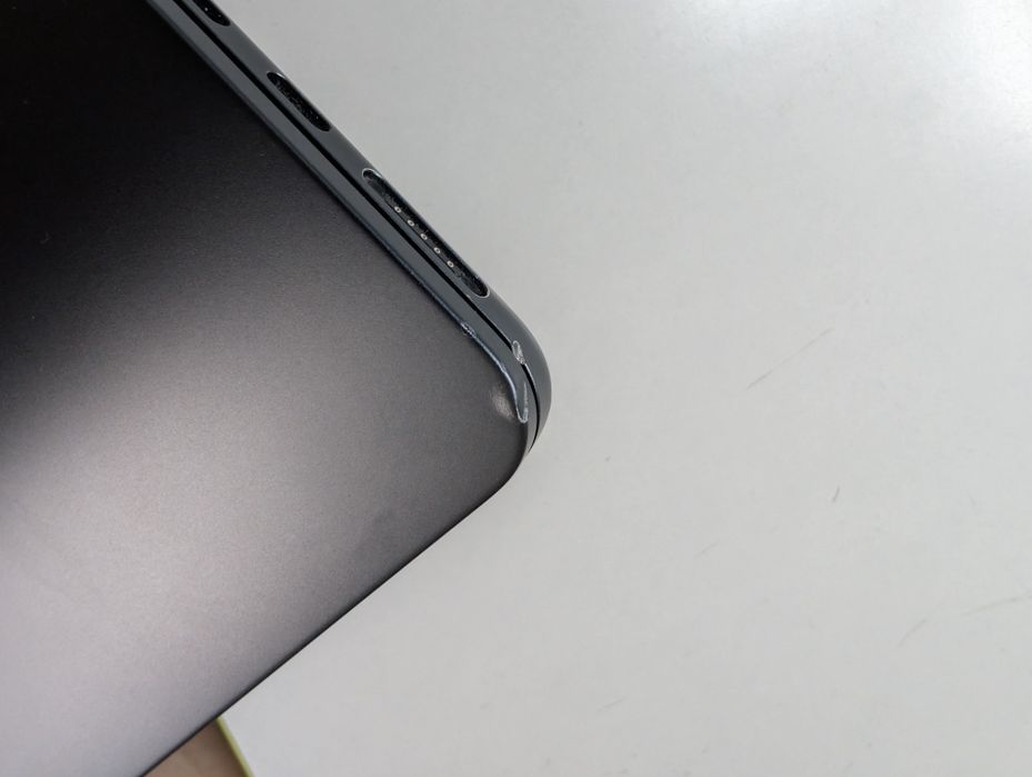 Продам MacBook air 2024 M3 16/512