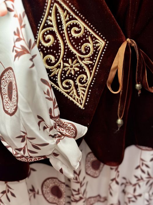 Продаю платье в казахском стиле