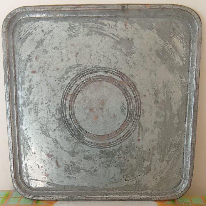 Кадимий сандали устига ко́йиладиган  лали