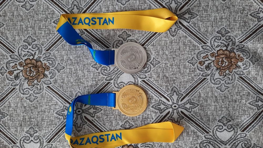 Продам медали спортивные