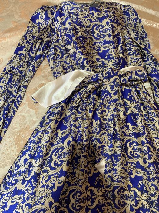 Длинное платье атласное