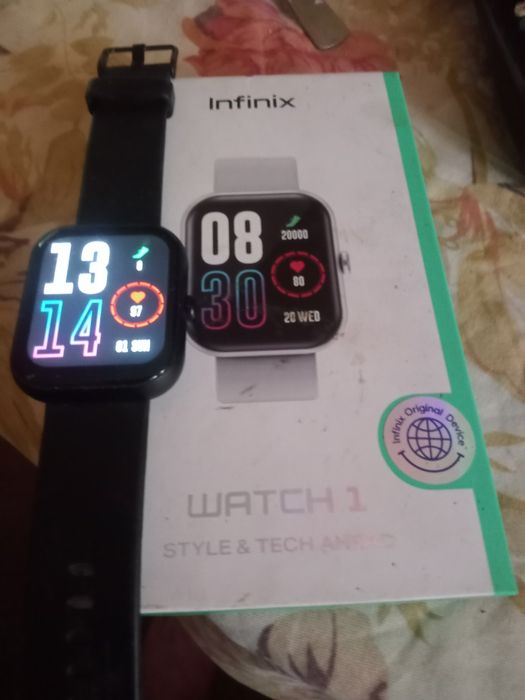 Продам смарт часы в отличном состоянии есть коробка и провод для заряд