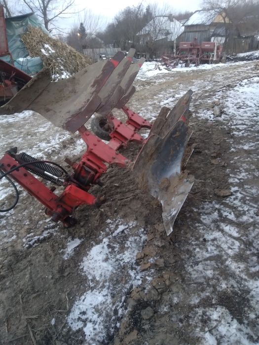 Vând plug reversibil