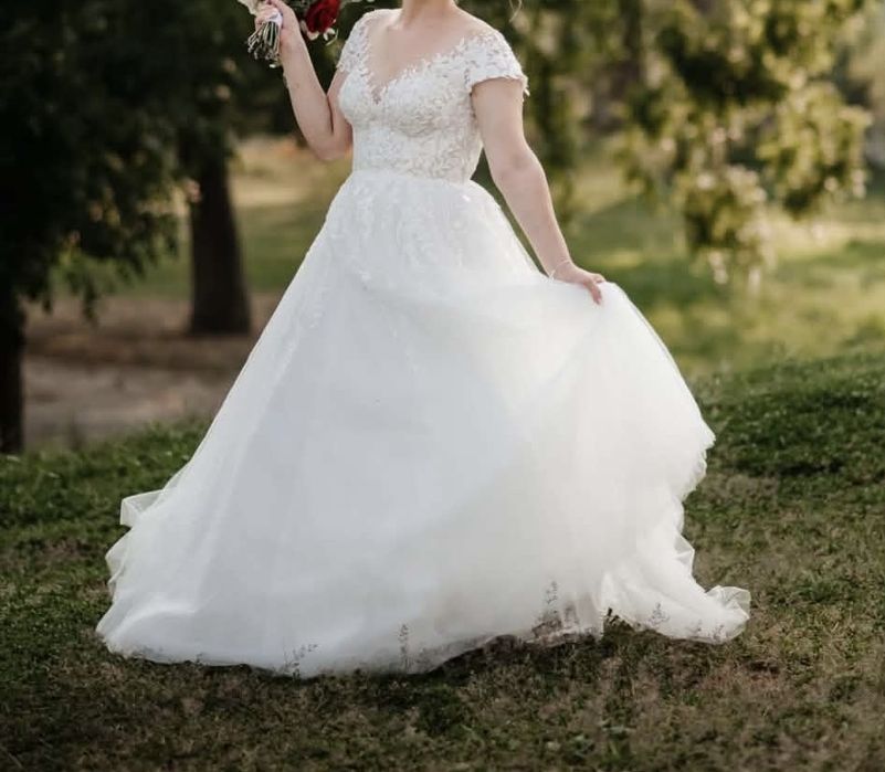 Vând rochie de mireasă