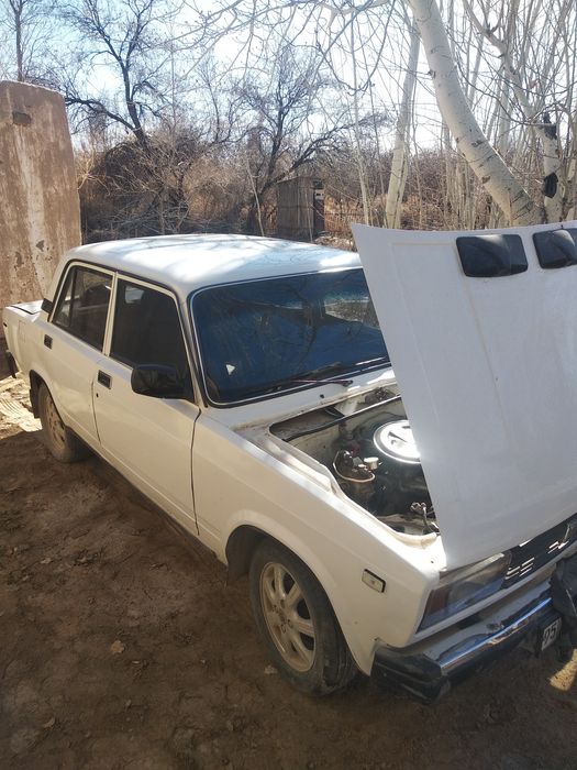 Vaz 2105 satiladi