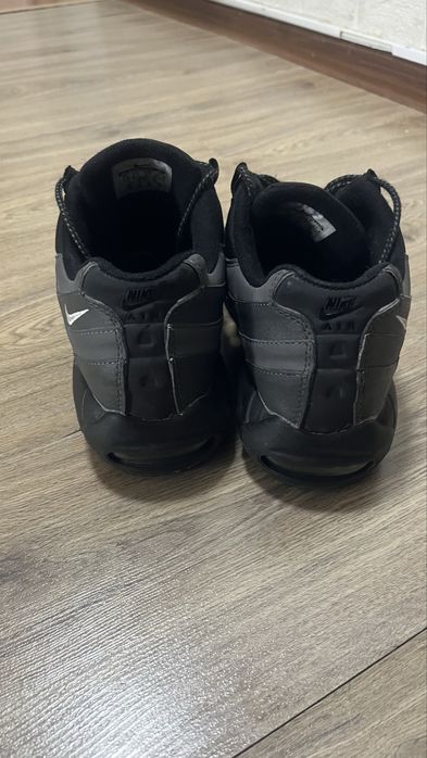 Кроссовки NIKE !!