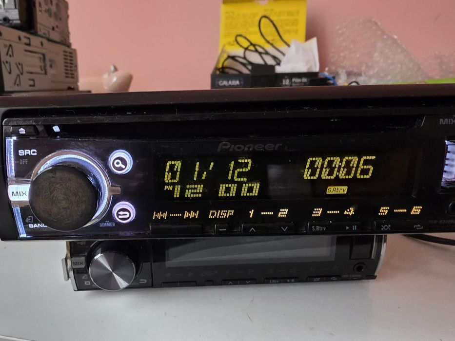 Продавам Poneer deh-x3700ui