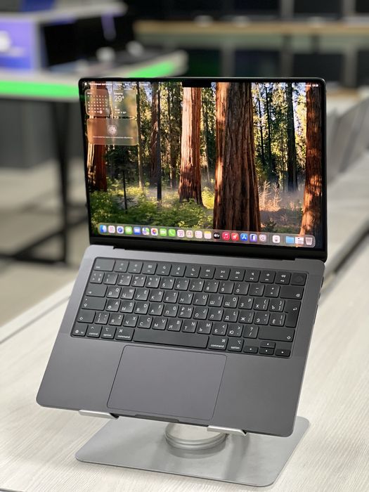 Свежий MacBook Pro M5 | акб 100%