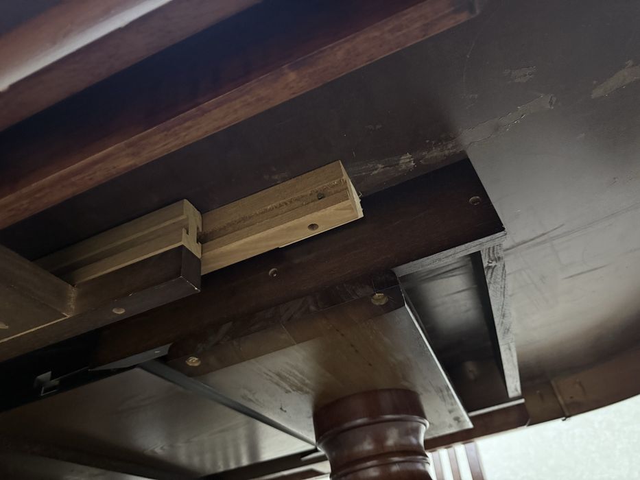 Продам! Стол, дерево Малайзия. Длина 4.6 м.