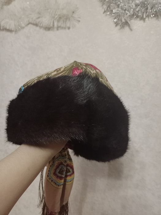 Зимний платок с норкой
