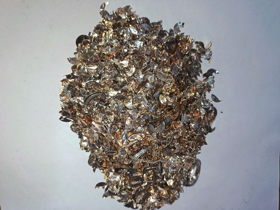 Чистый серебро.     .