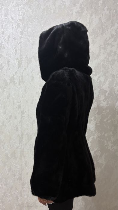 Продам норковую шубу