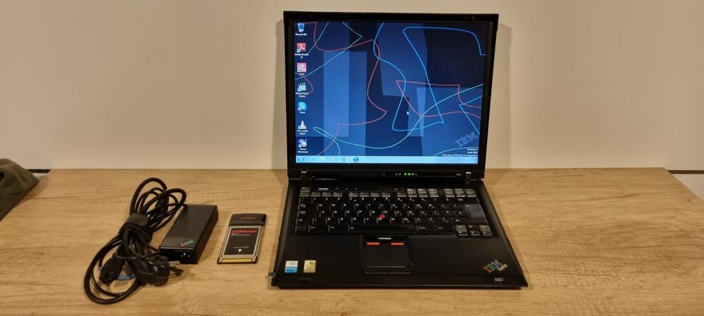 Laptop vechi de colecție IBM R 52