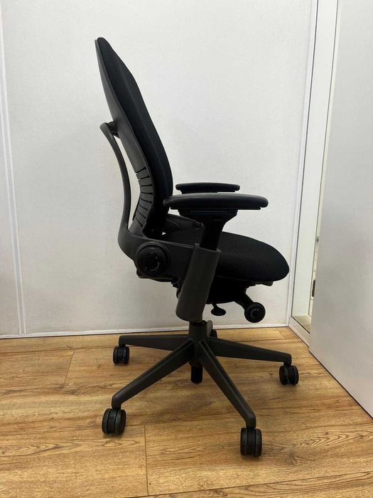 Refurbished Steelcase Leap V2