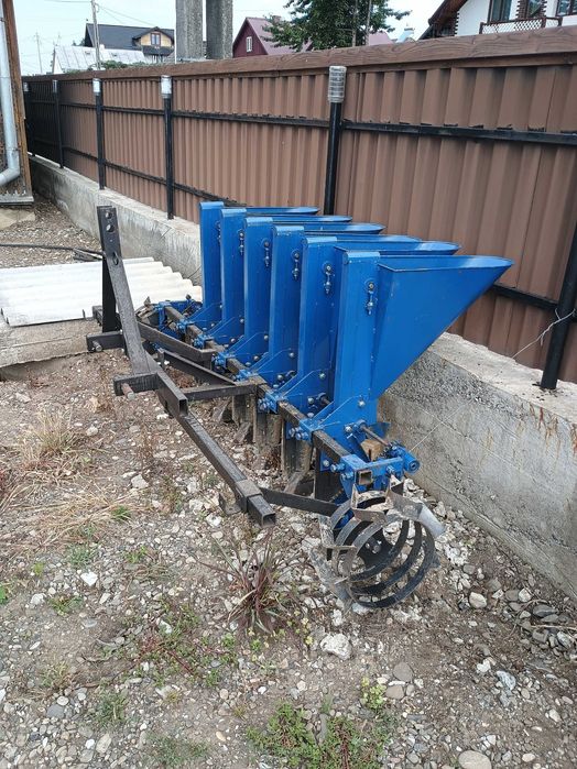 Semănătoare arpagic și usturoi