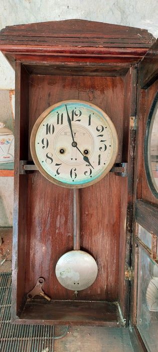 Стеннен часовник с махало