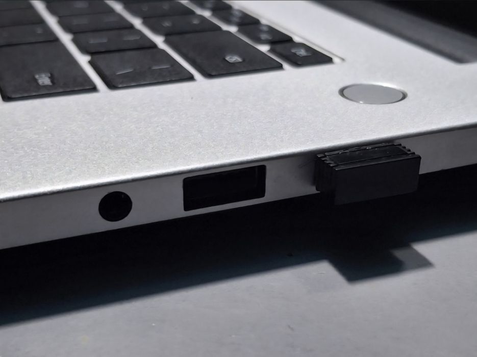 Vând Huawei matebook D15