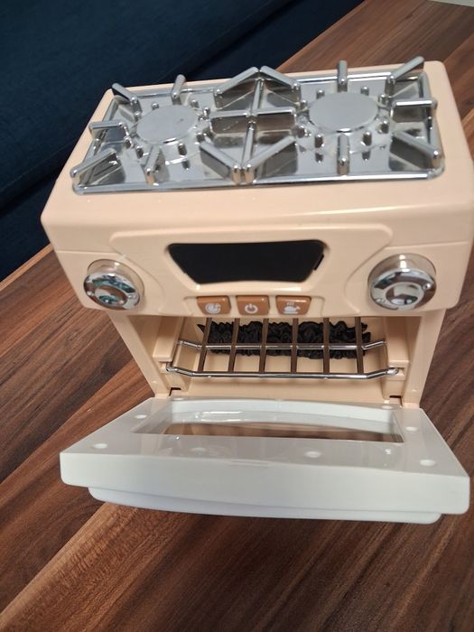 Детска кухня и куфар раница на колелца