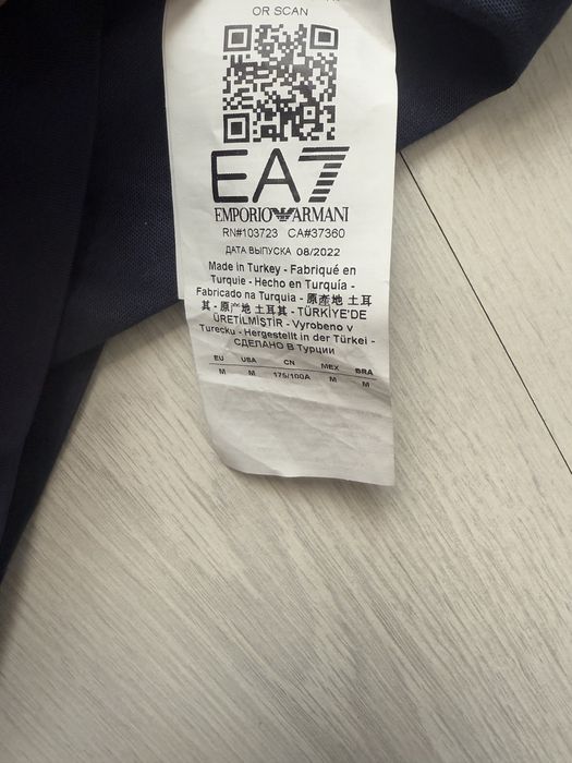 Продам футболку EA7