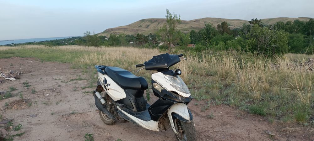 Скутер рэйсер 80