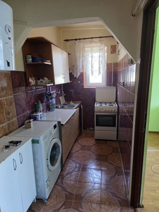 Vând apartament 2 camere – Zona Aleea Trandafirilor, Drăgășani