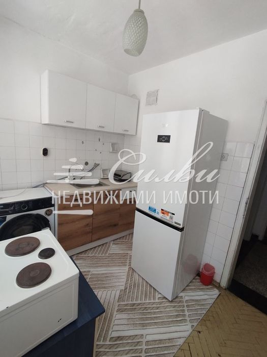 Дава се под наем Четиристаен апартамент в Шумен, Център - 108 кв.м за 306 € - Снимка #7