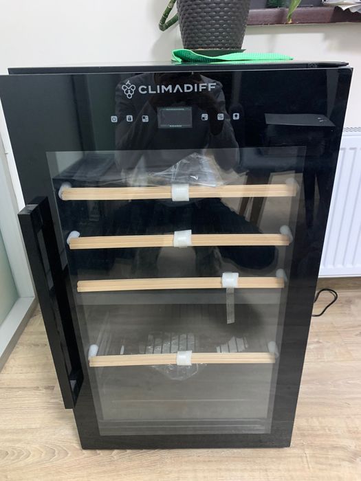 Винный шкаф Climadiff CLD55B1 — НОВЫЙ