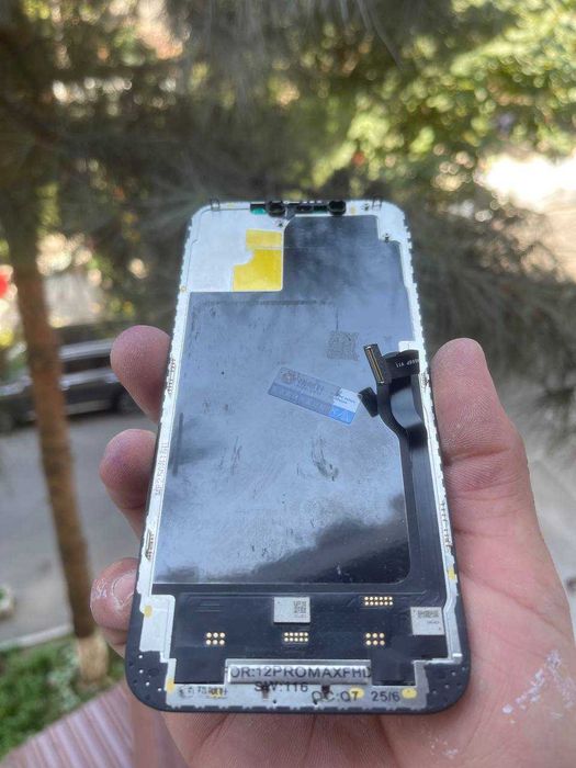 Iphone 12 pro max ekran